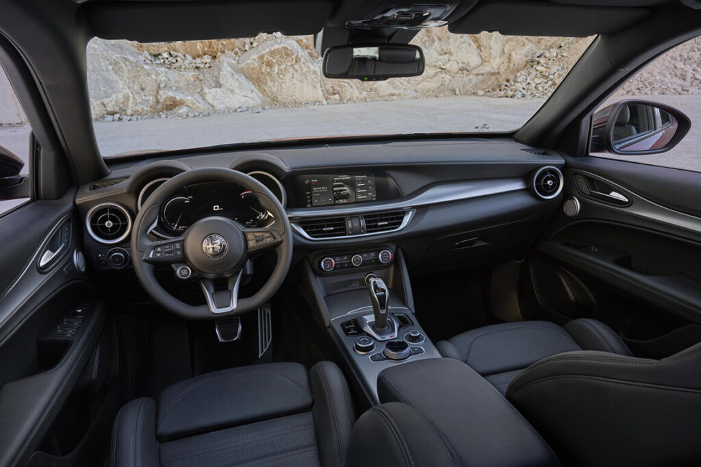Alfa Romeo Stelvio interior