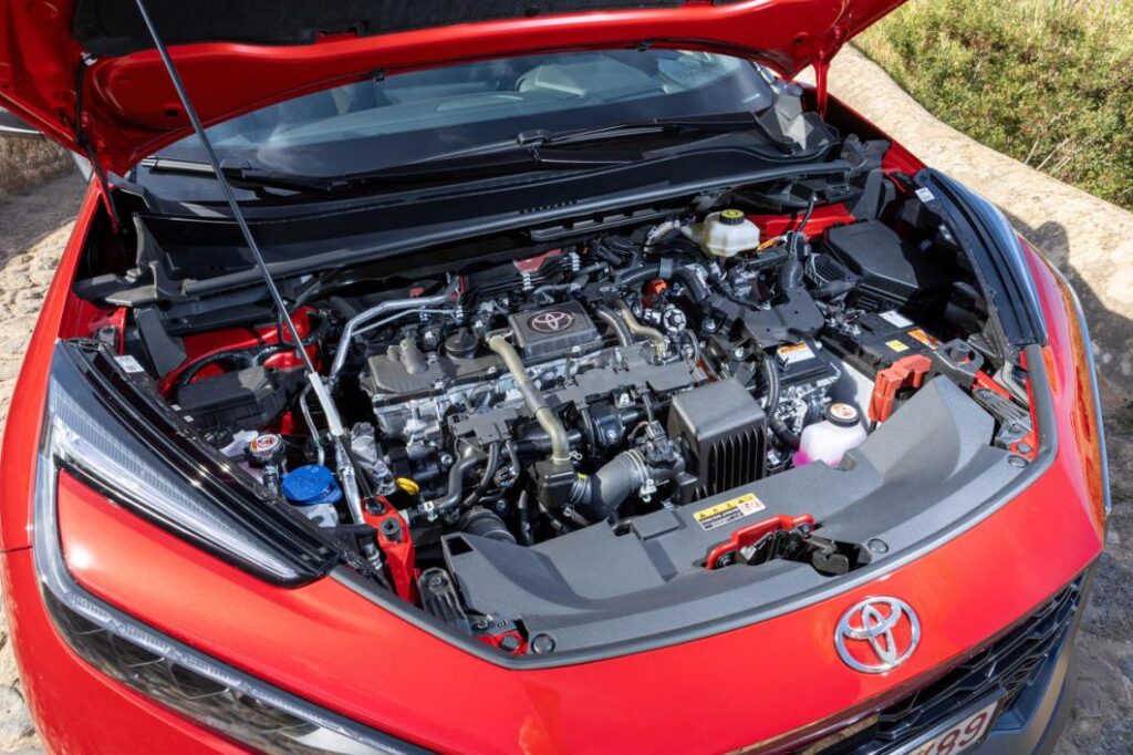 أقوى وأقل استهلاكًا Toyota C-HR Hybrid 140